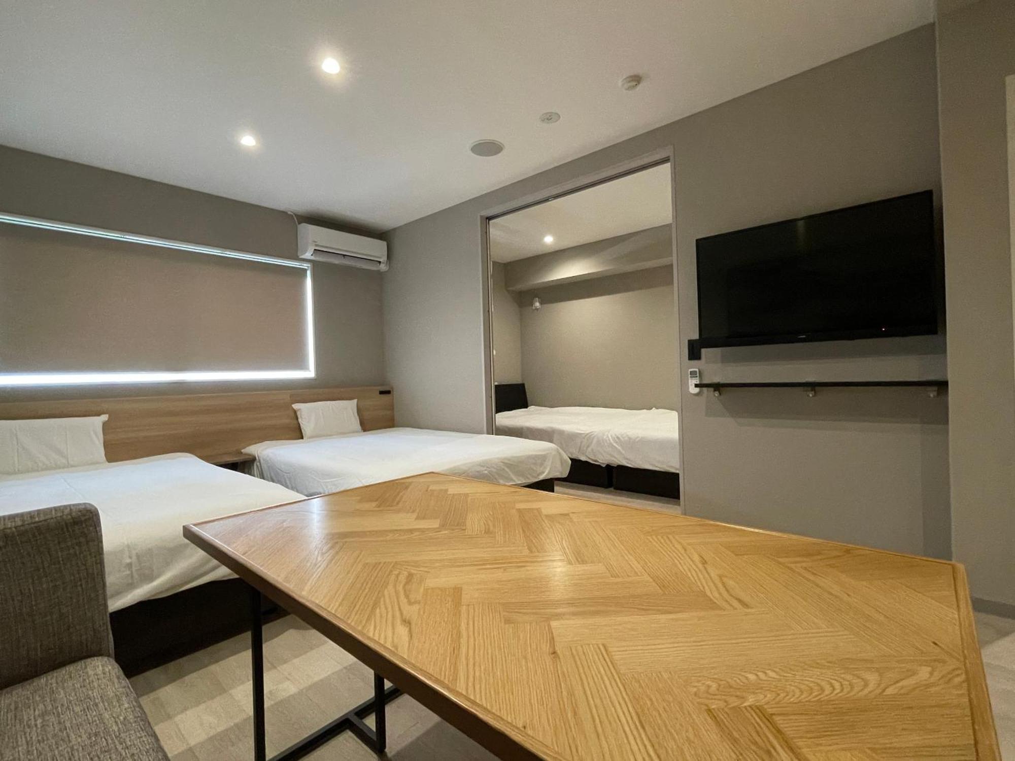 Comforts81 Shinsaibashi Osaka Exterior foto